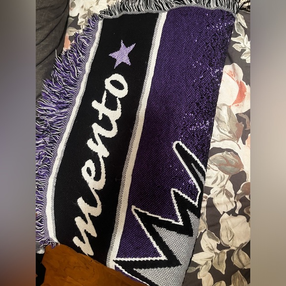 Sacramento Kings Throw Blanket 54”x 43” - Picture 2 of 2